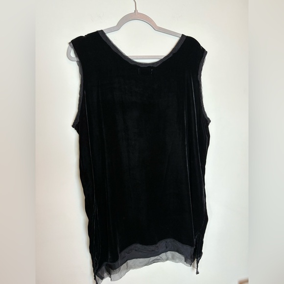 Chic Black Sleeveless Tank Top - Picture 6 of 8
